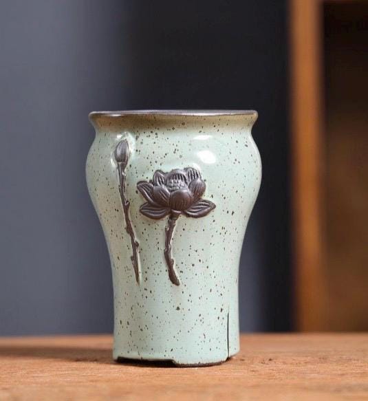 Small vintage plantar