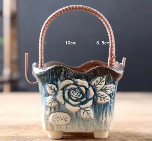 Bucket style planter