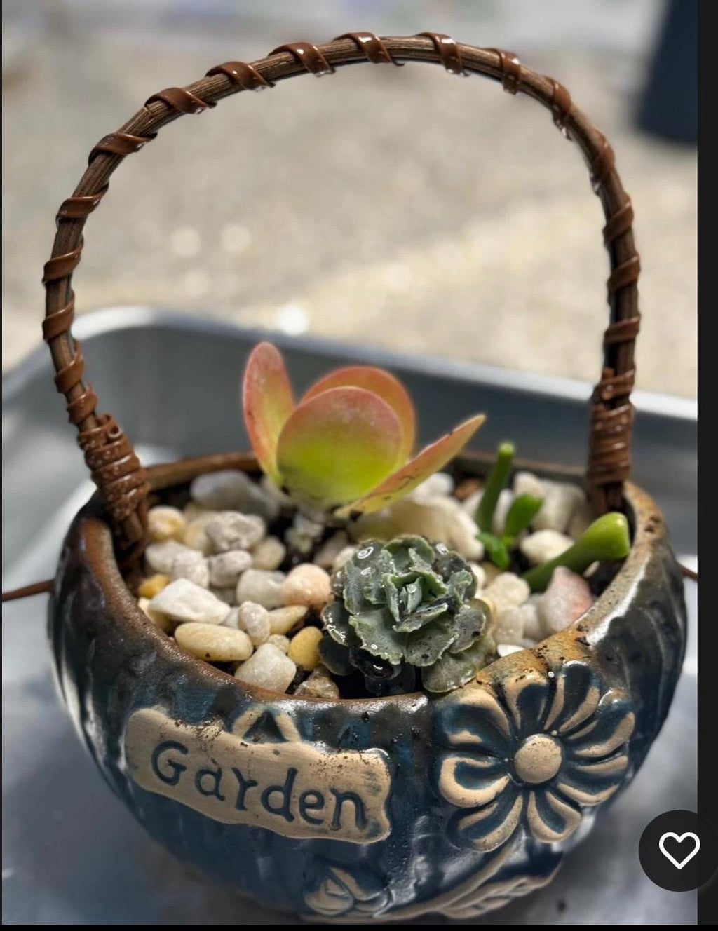 Bucket style planter