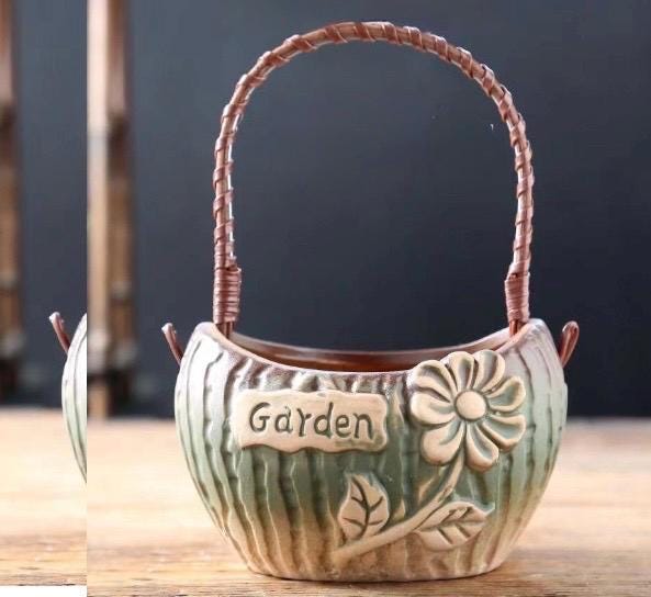 Bucket style planter