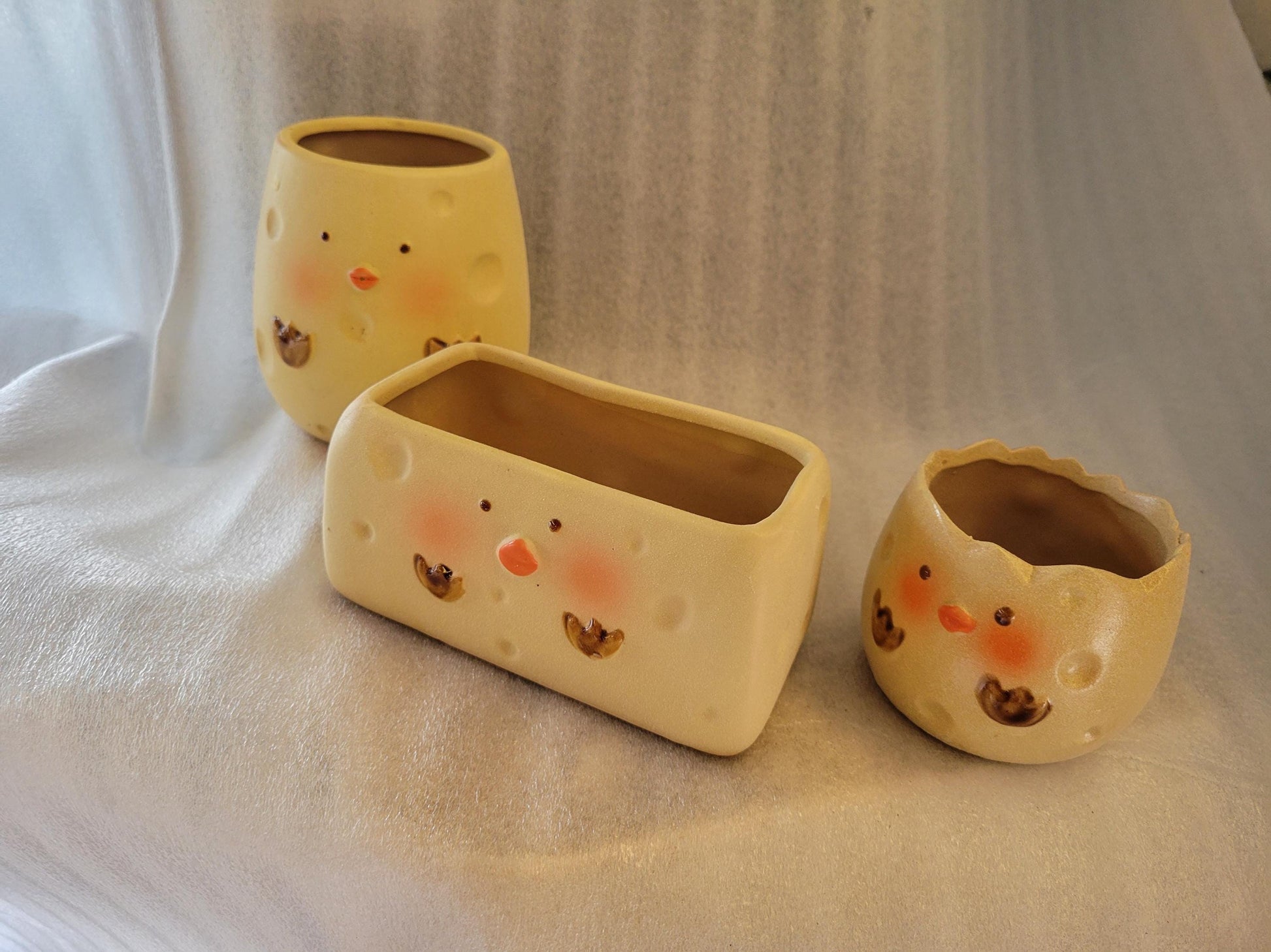 Smiley Chicken Ceramics 3 Different Sizes and shapes.