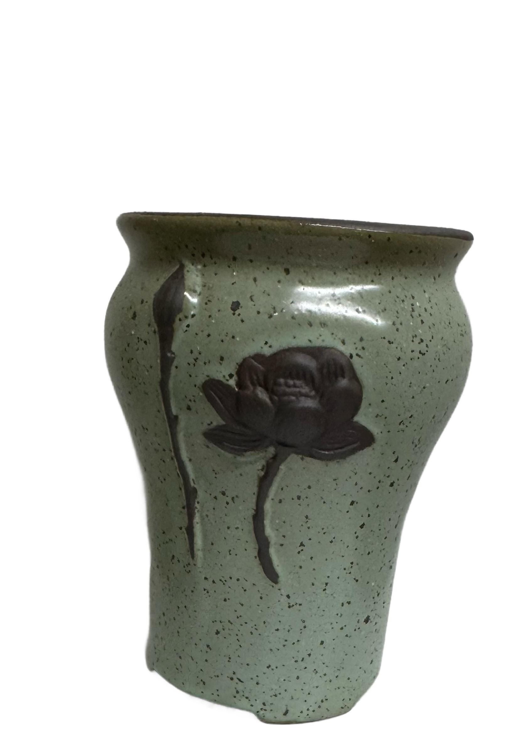 Small vintage plantar